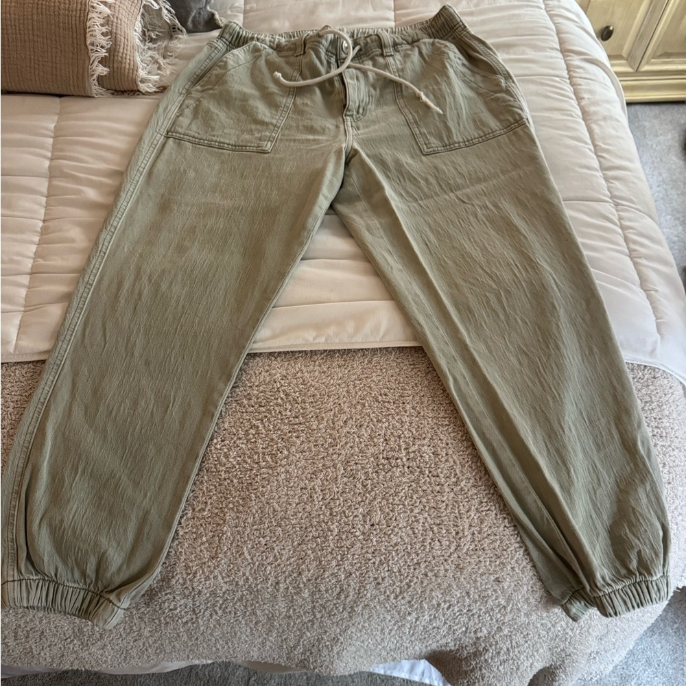 American Eagle Women’s Olive Pants